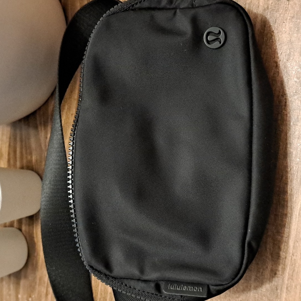 Lululemon Athletica Black Bag - Picture 10 of 10